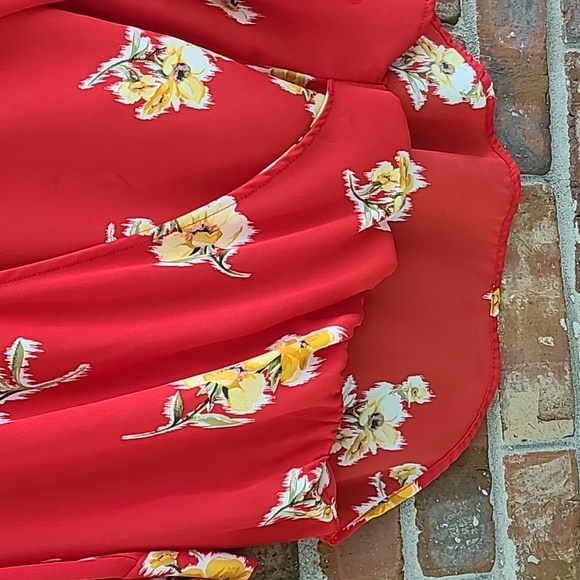 West Kei Red Floral Wrap Blouse, Size Small - Picture 5 of 7
